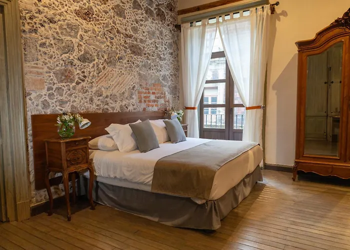 Casa Sauto 2 Bedroom 2ba Balcony Historic Building