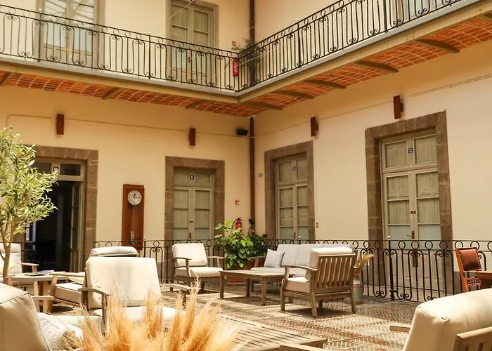Casa Sauto 2 Bedroom 2ba Balcony Historic Building *